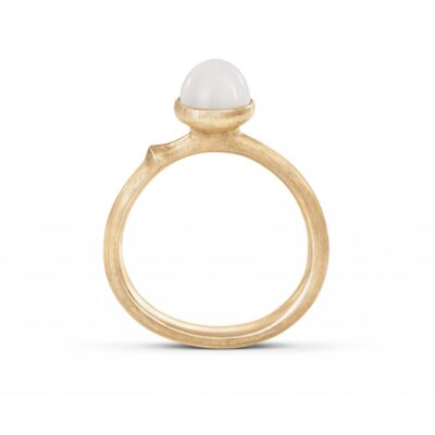 OLE LYNGGAARD COPENHAGEN Lotus Tiny ring i gult gull med hvit månesten