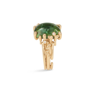 OLE LYNGGAARD COPENHAGEN BoHo ring medium i gult gull med grønn turmalin