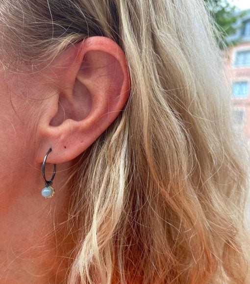 By Birdie "Ears creol swing" sølv øreringer med gull detaljer og akvamarin - Bilde 2